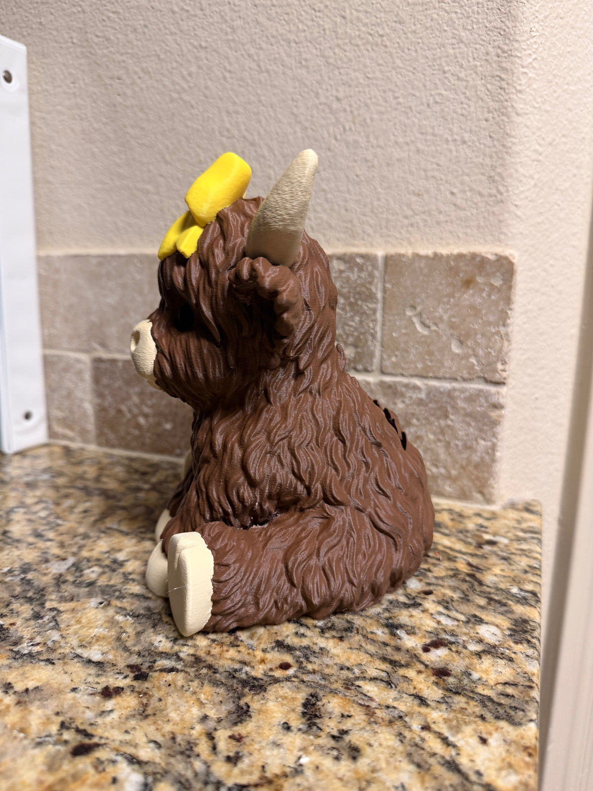 BBW yellow bow highland cow