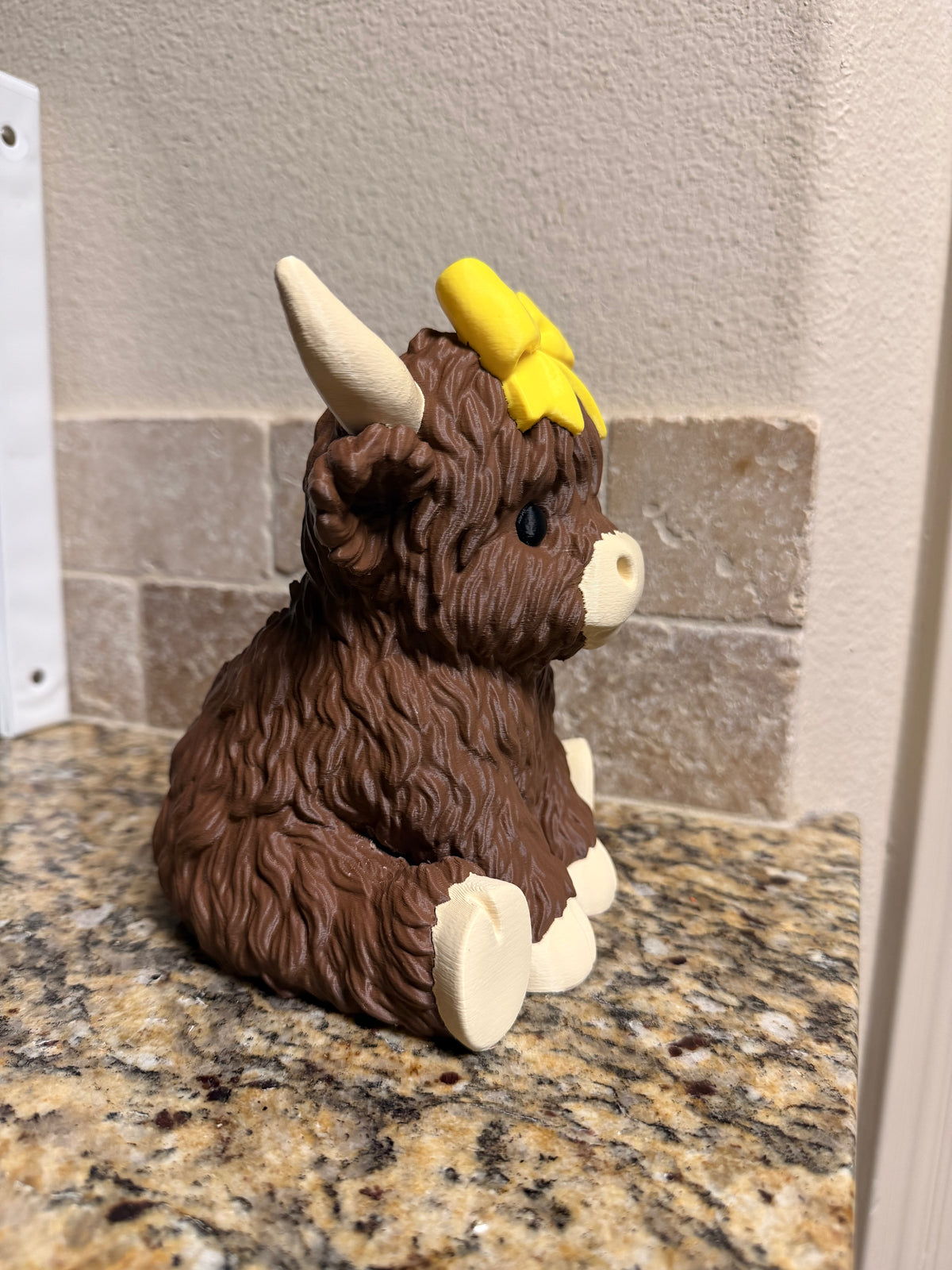 BBW yellow bow highland cow