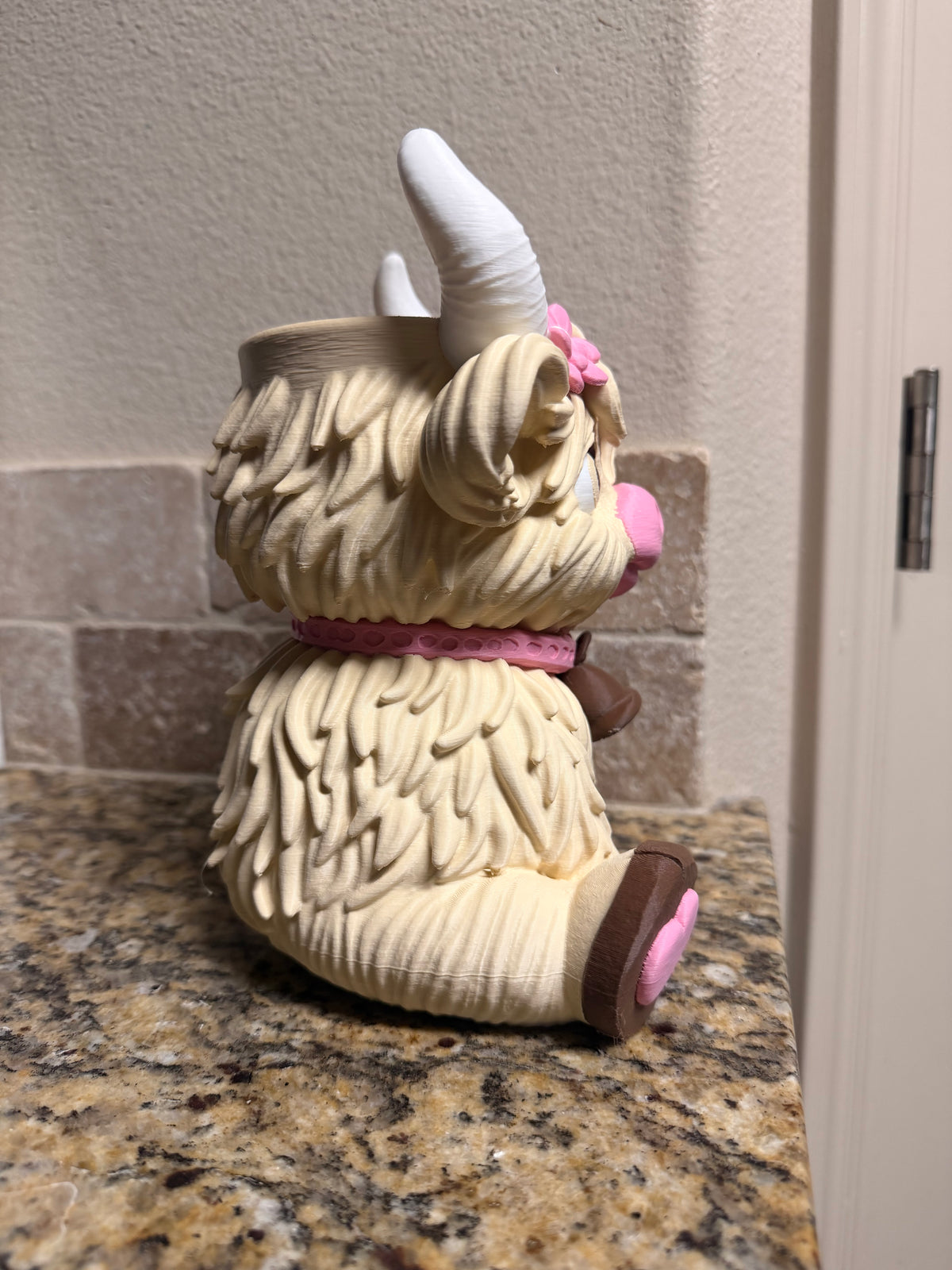 Highland cow utensils holder